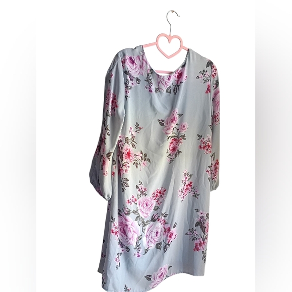 EUC Everly Short Floral Dress Size Medium - Picture 5 of 6